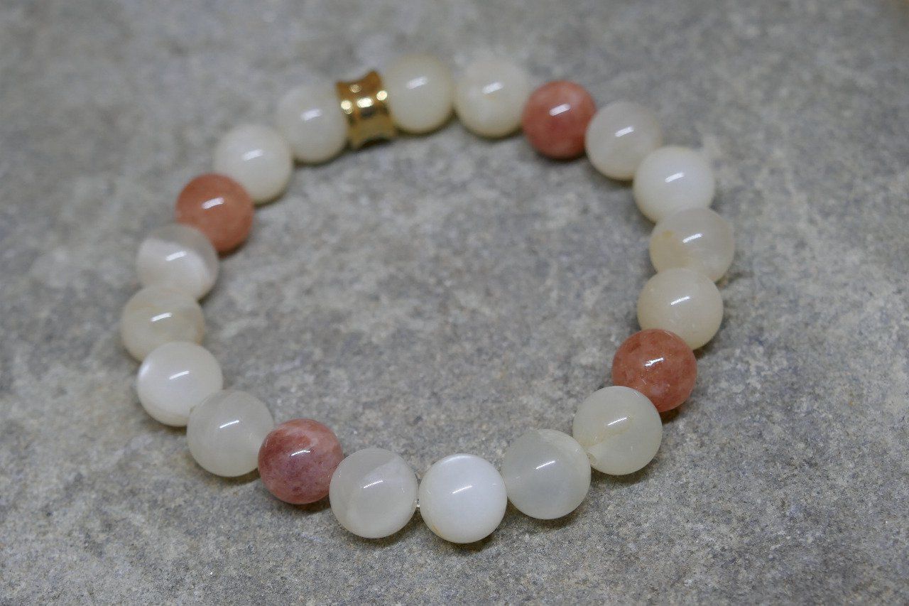 Bracelet Pierre de Soleil et Pierre de Lune 8mm cache noeud inox dorè